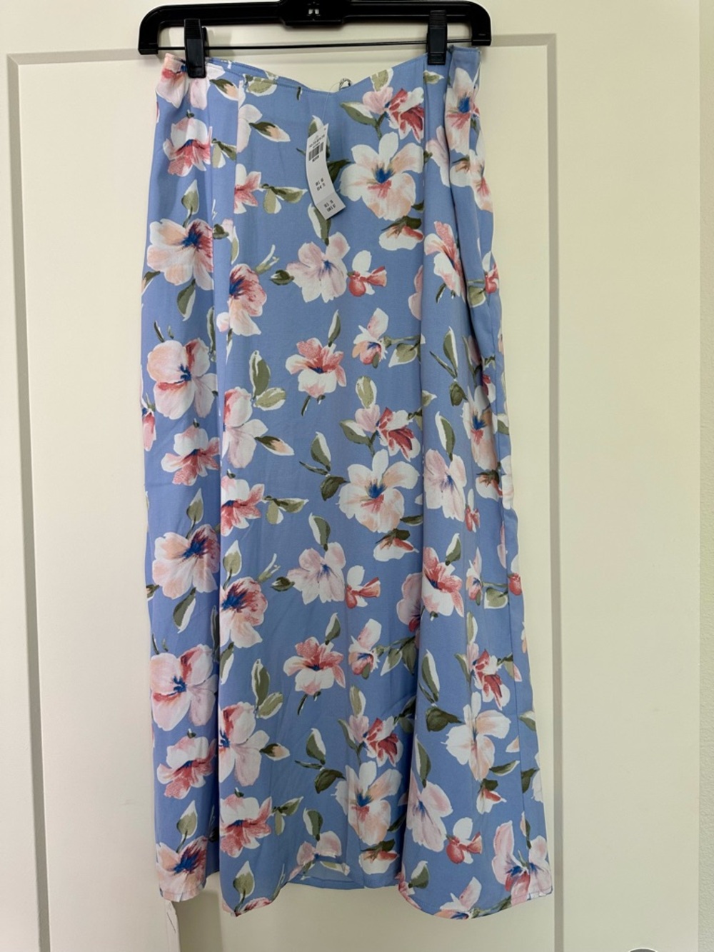 NWT Abercrombie Spring Maxi Skirt